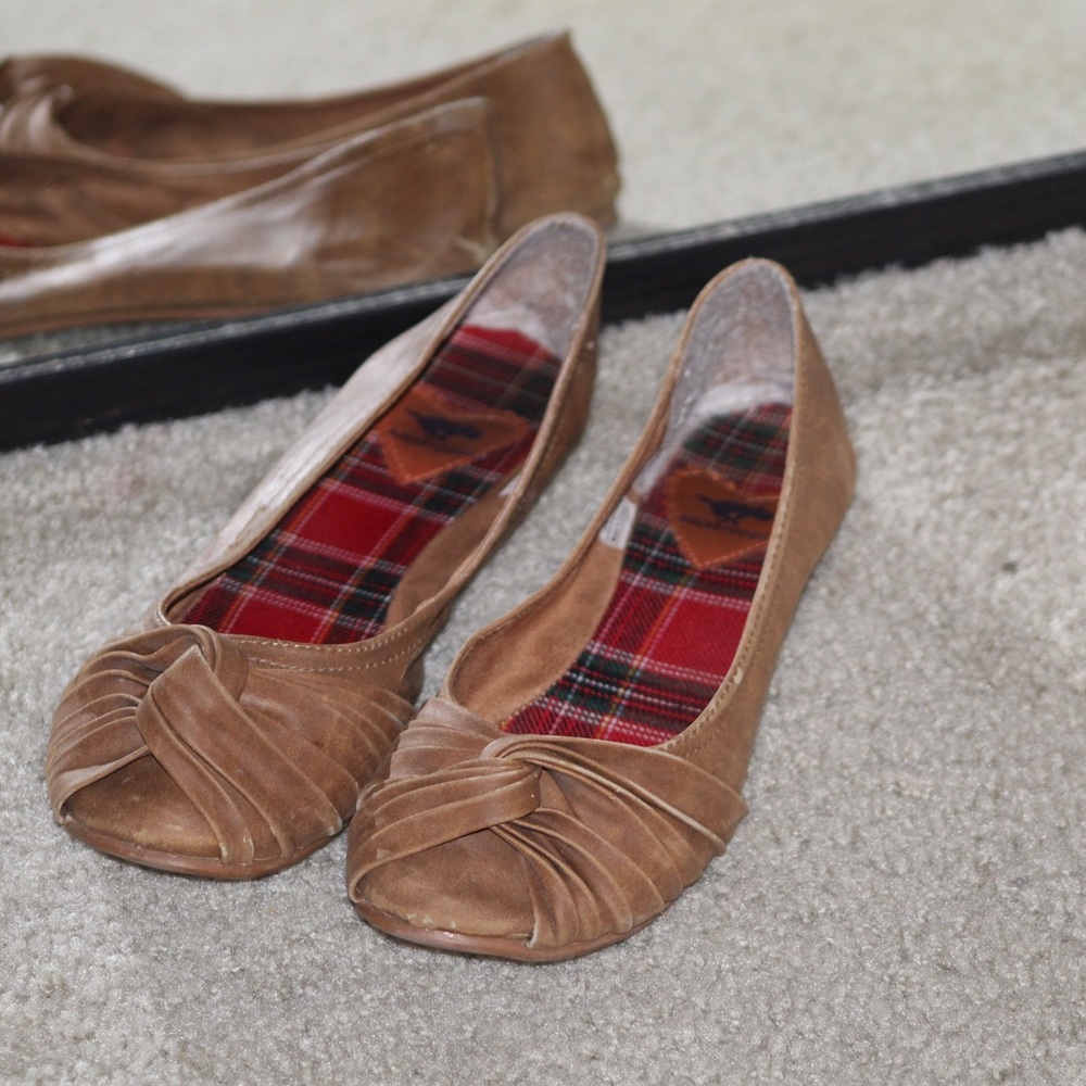 Brown flats size 7W‼️